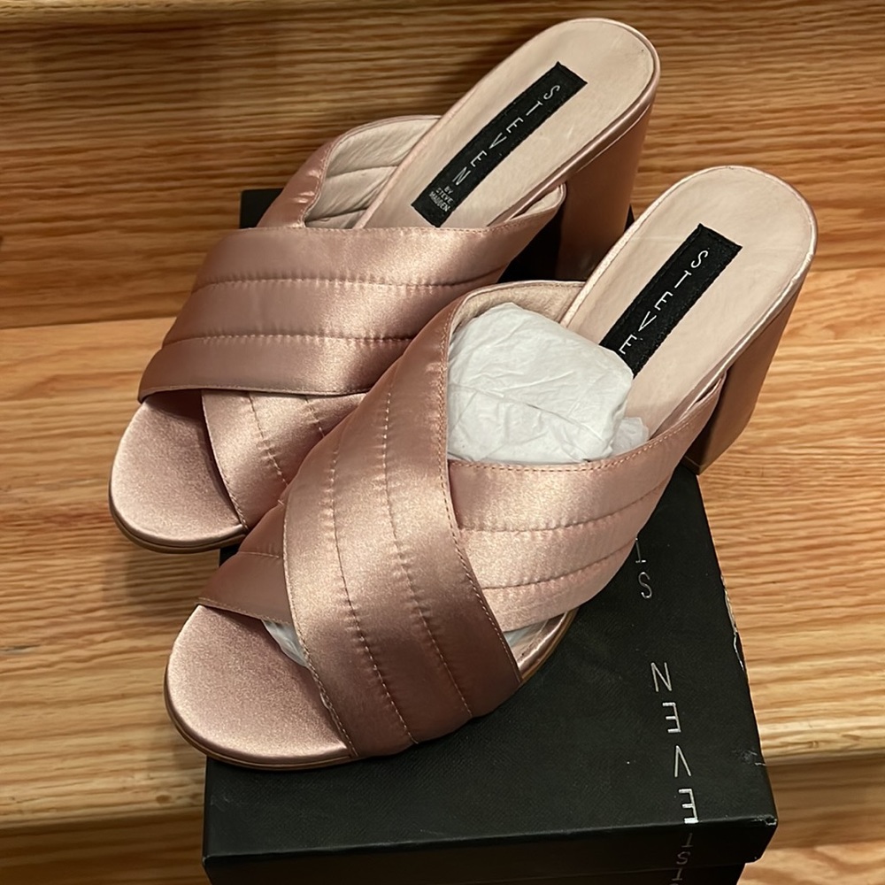 🌸 Steve Madden  Zada Slide-On Block Heels  Blush Satin Size 9